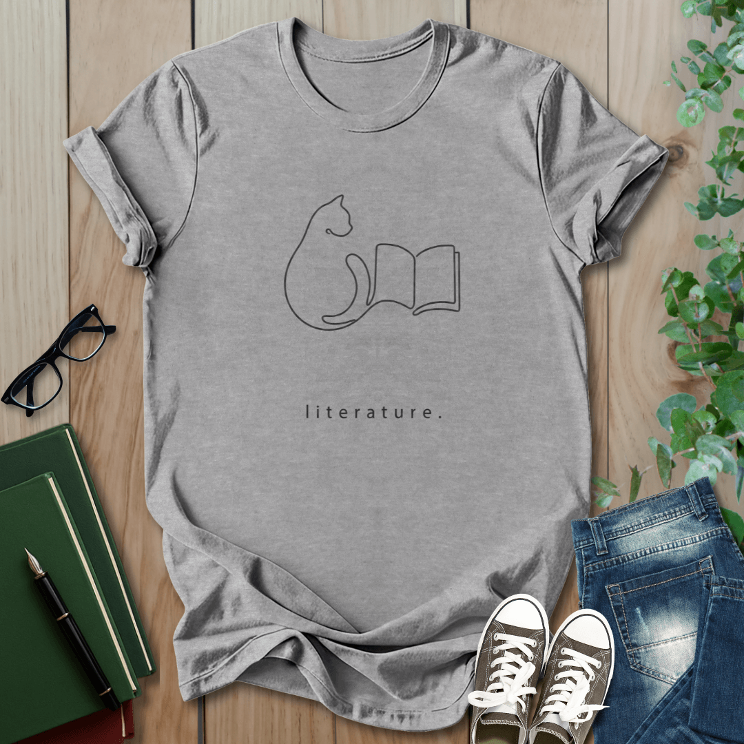 Minimalist, Cat & Book Line Art - T-Shirt