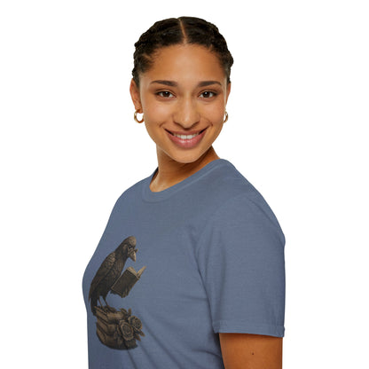 Dark Academia Crow Reading - T-Shirt