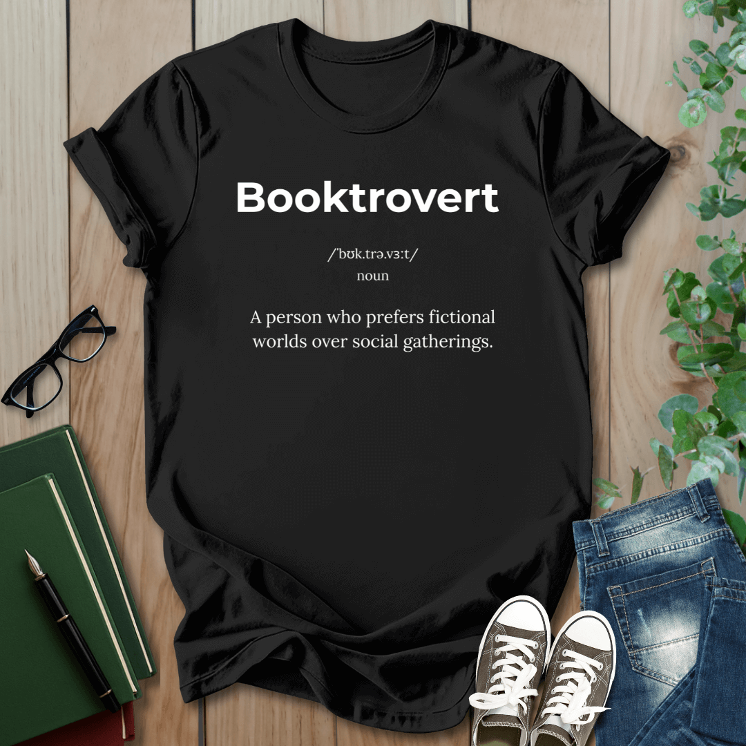 Booktrovert Definition - T-Shirt