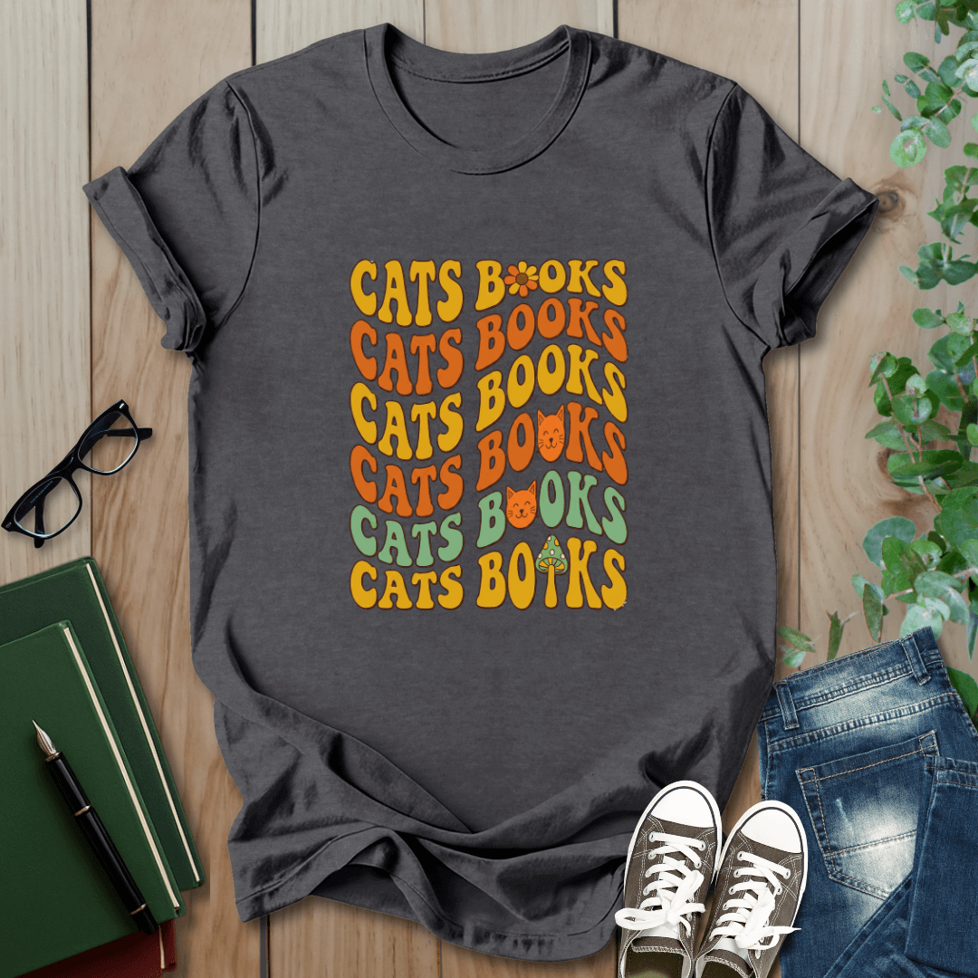 70s Retro, Cats & Books - T-Shirt