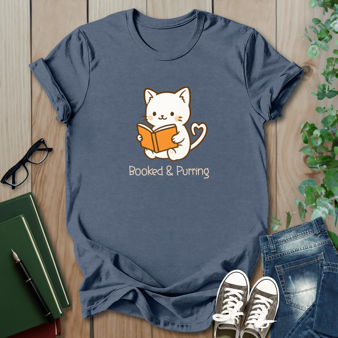 Booked & Purring - T-Shirt