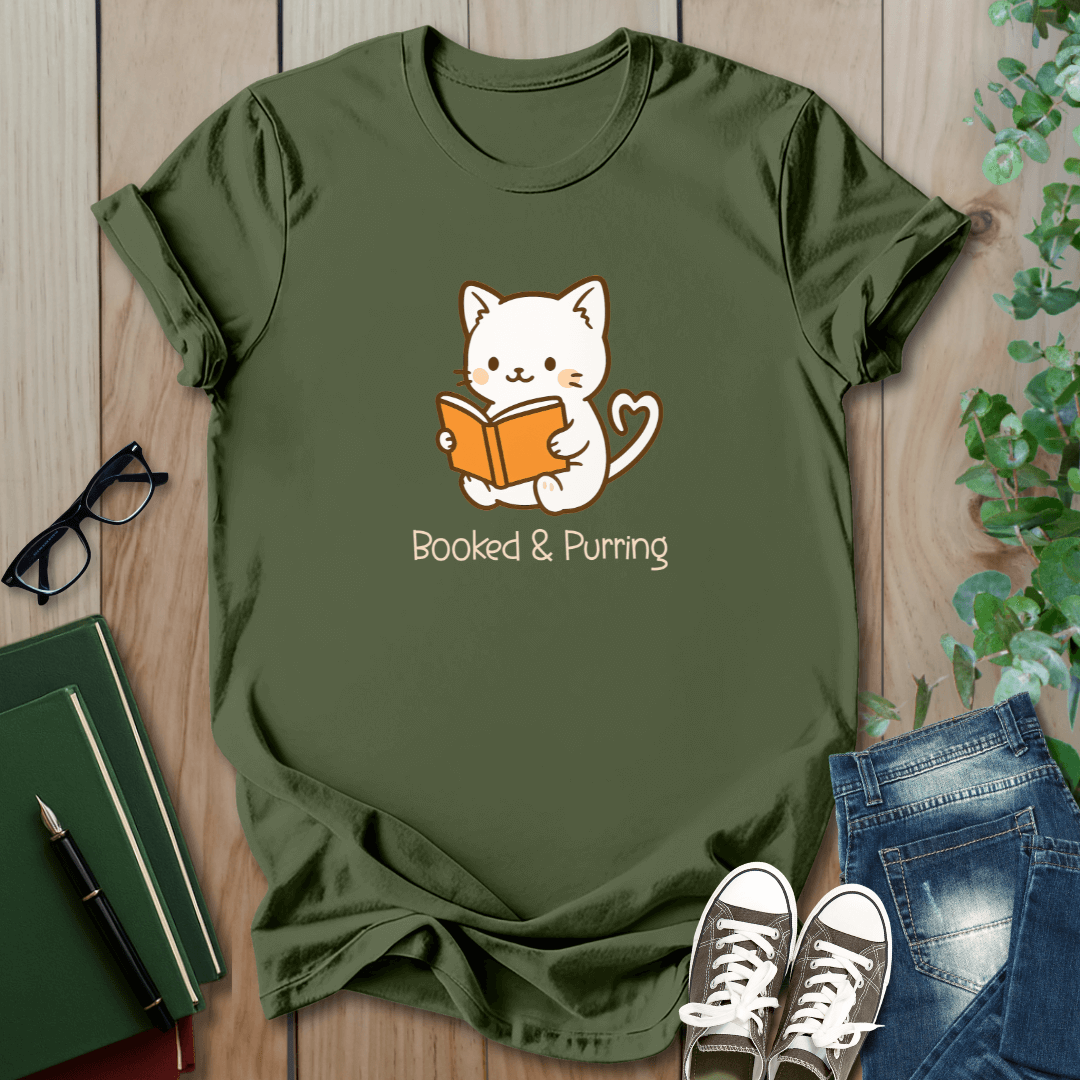 Booked & Purring - T-Shirt