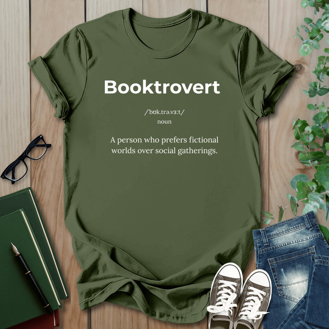 Booktrovert Definition - T-Shirt