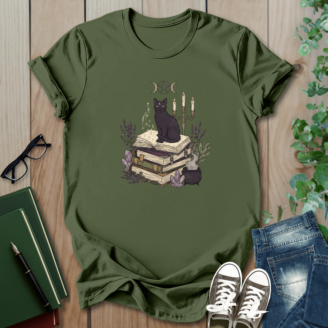 Dark Magical, Cat & Book - T-Shirt