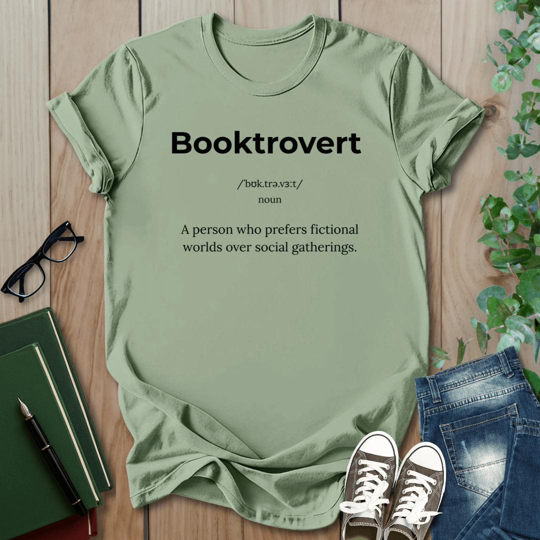 Booktrovert Definition - T-Shirt