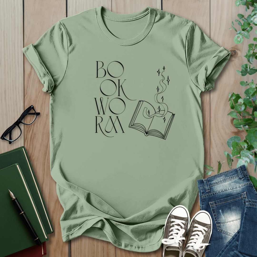 Bookworm Fantasy - T-Shirt