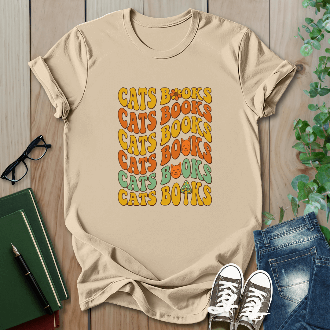 70s Retro, Cats & Books - T-Shirt