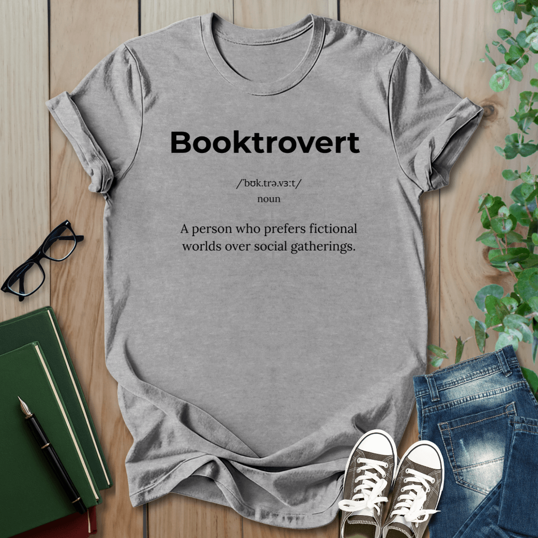 Booktrovert Definition - T-Shirt